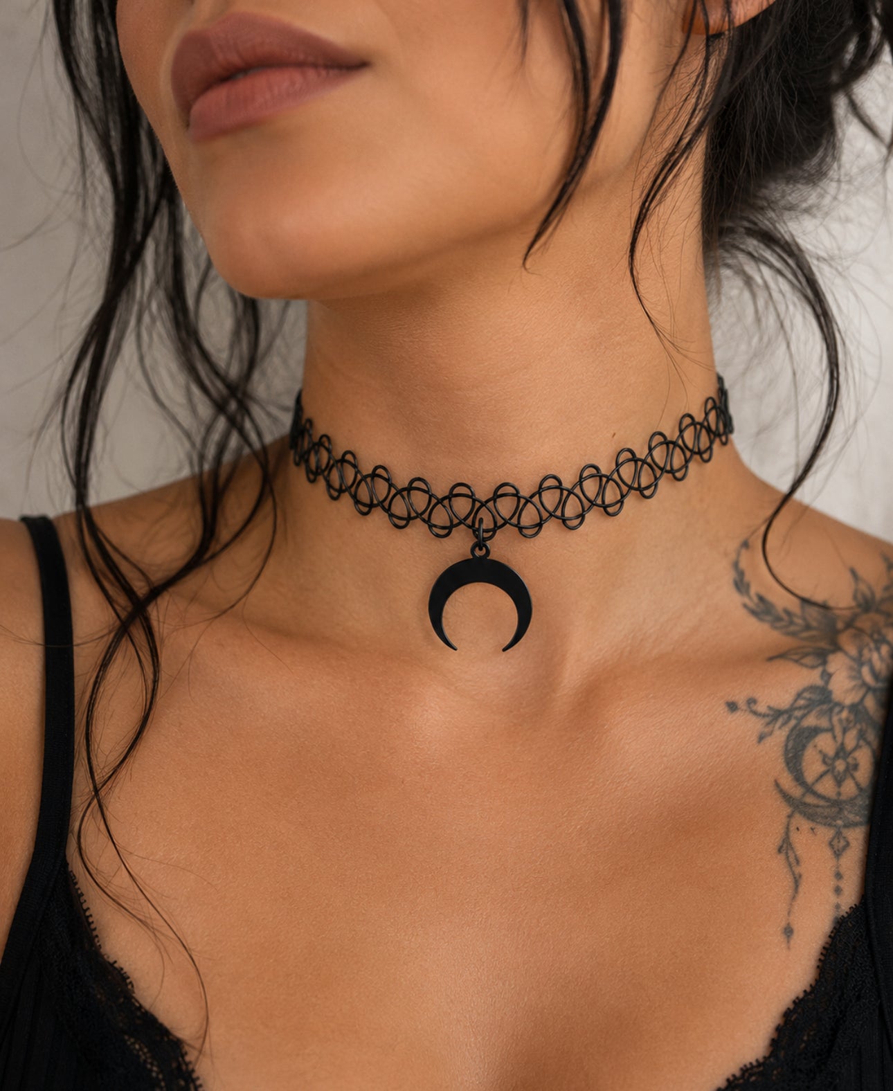 Necklace Choker Crescent Moon Stretchy