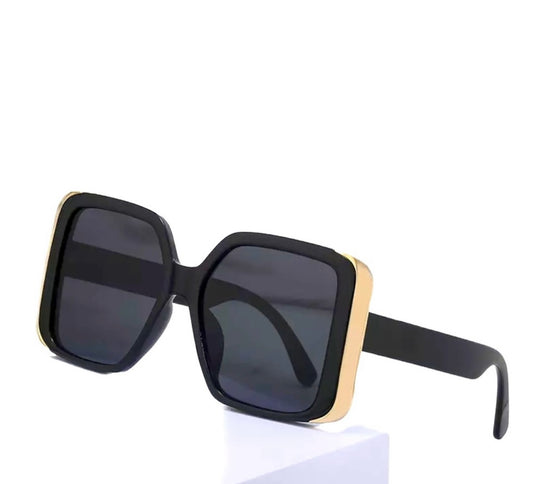 Sunglasses Oversized Gold Rim Black